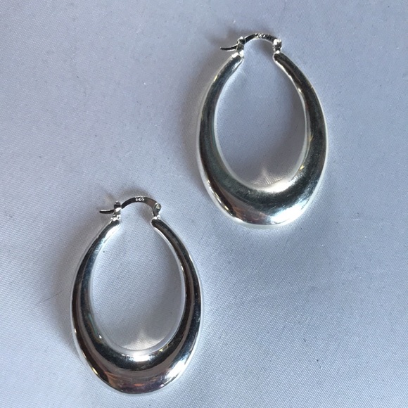 New! Silver Hoop Earrings - Picture 7 of 12